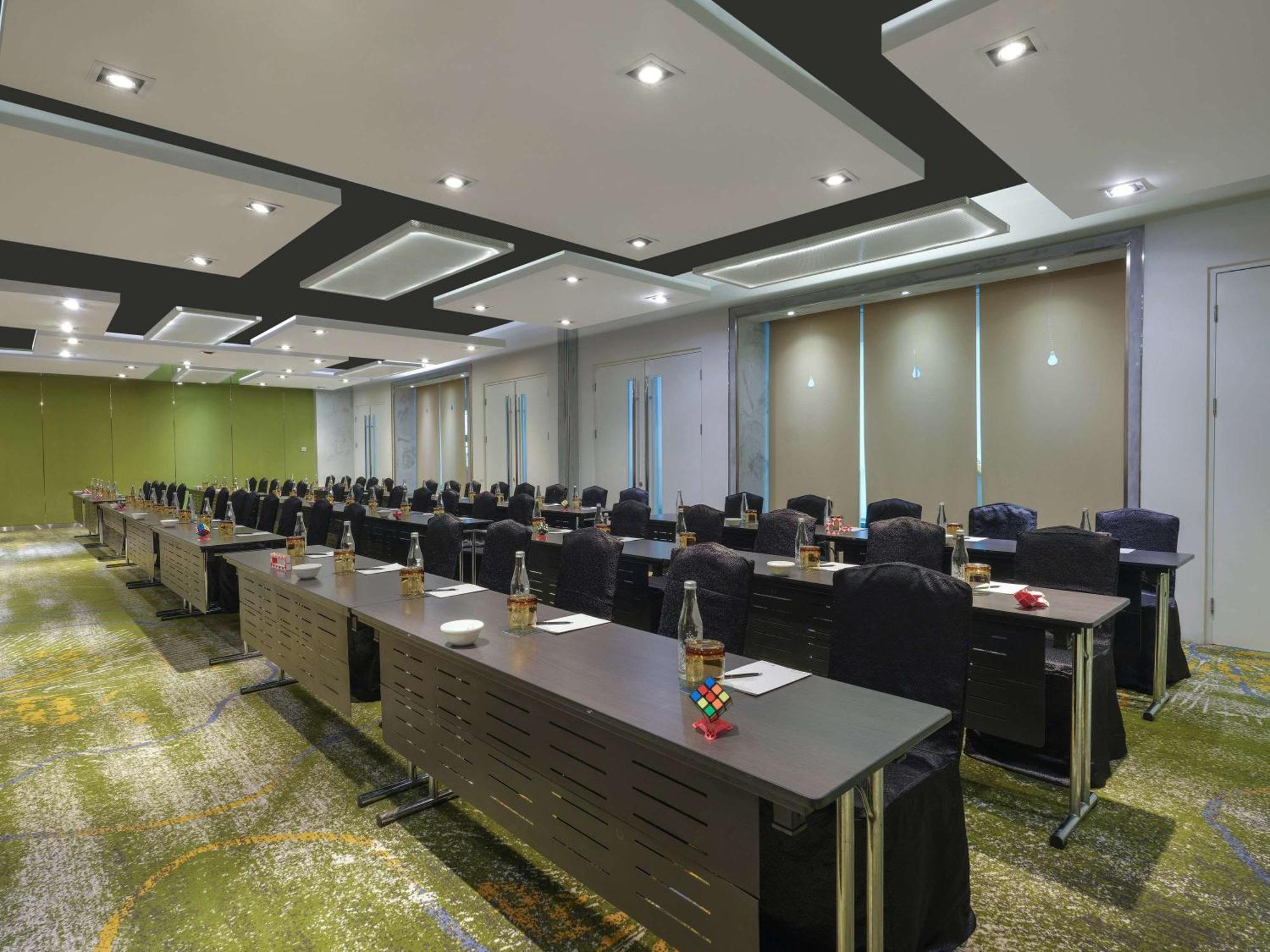 Pullman Jakarta Central Park Jacarta Exterior foto Meeting room