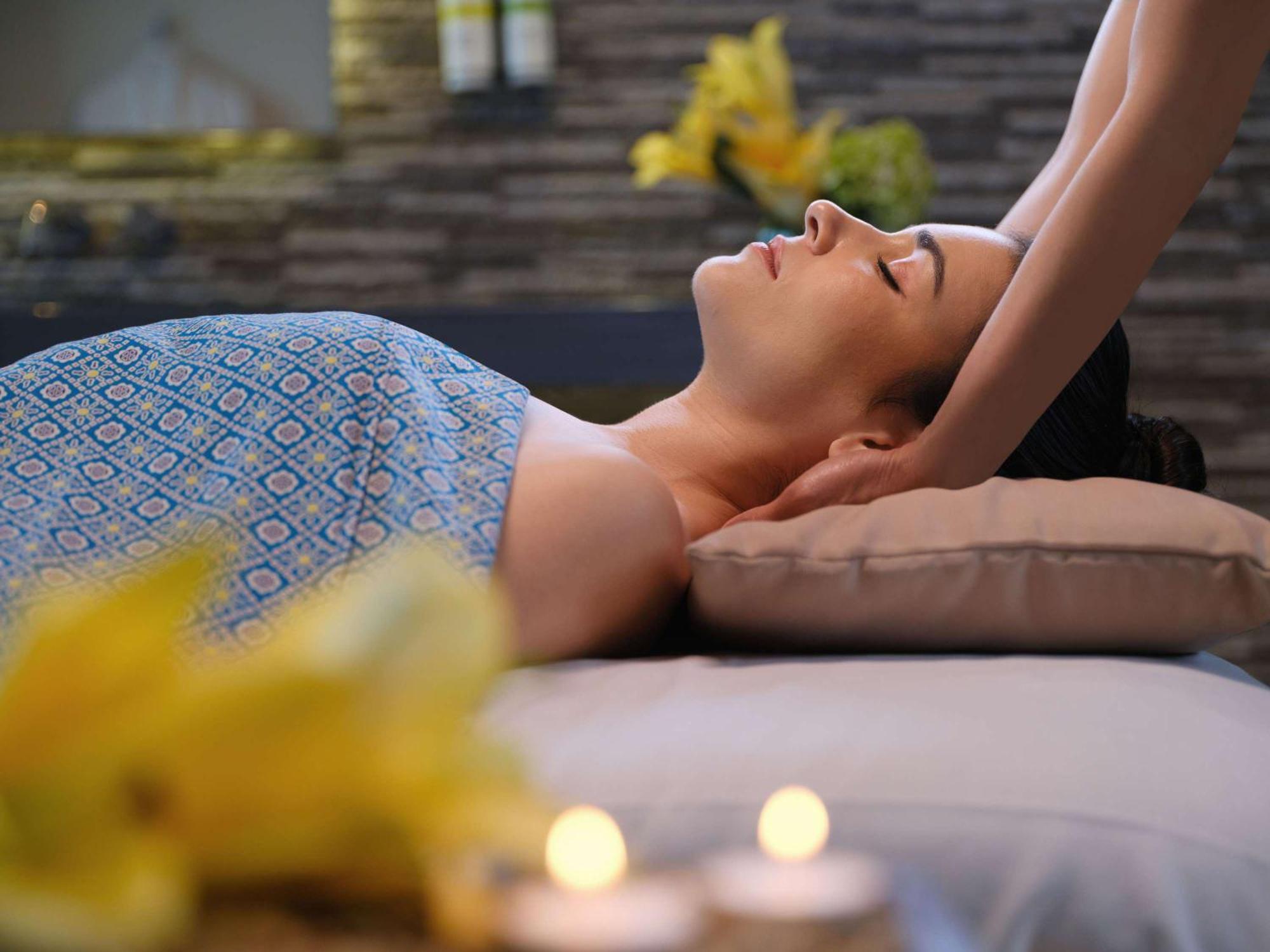 Pullman Jakarta Central Park Jacarta Exterior foto Thai head massage