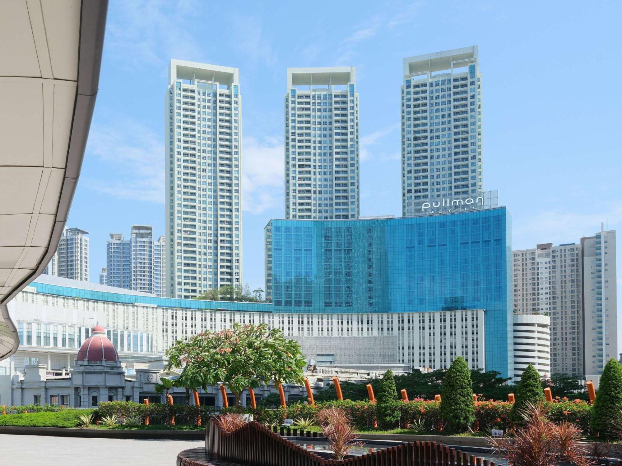Pullman Jakarta Central Park Jacarta Exterior foto The complex in 2016